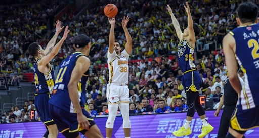 孙兴慜热刺告别战被换下场的时刻